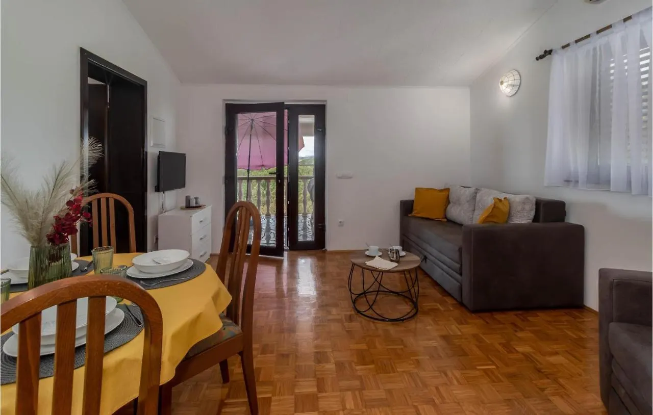 1 Bedroom Lovely Apartment In Jadranovo Croatia