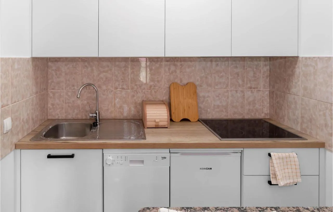 1 Bedroom Lovely Apartment In Jadranovo